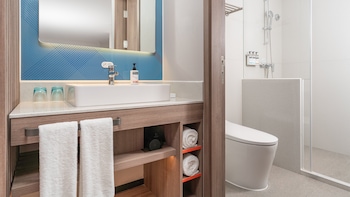 holiday inn express qingdao shibei an ihg hotel