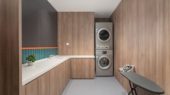 holiday inn express qingdao shibei an ihg hotel