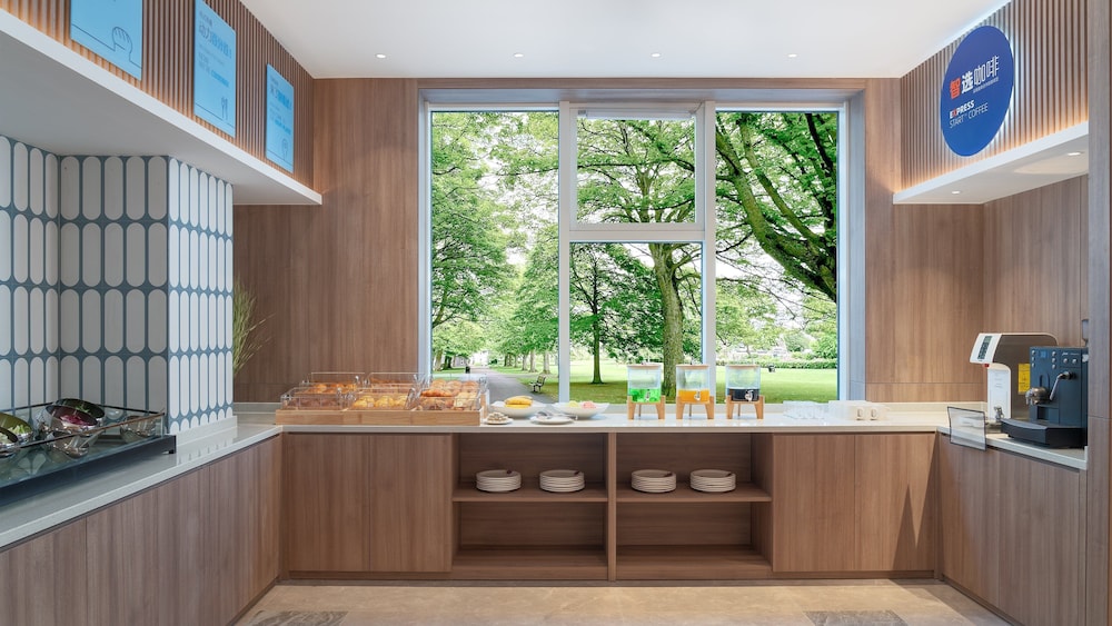 holiday inn express qingdao shibei an ihg hotel