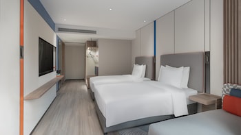 holiday inn express qingdao shibei an ihg hotel