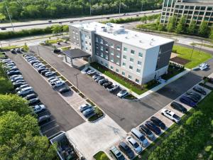 holiday inn express and suites chicago schaumburg an ihg hotel
