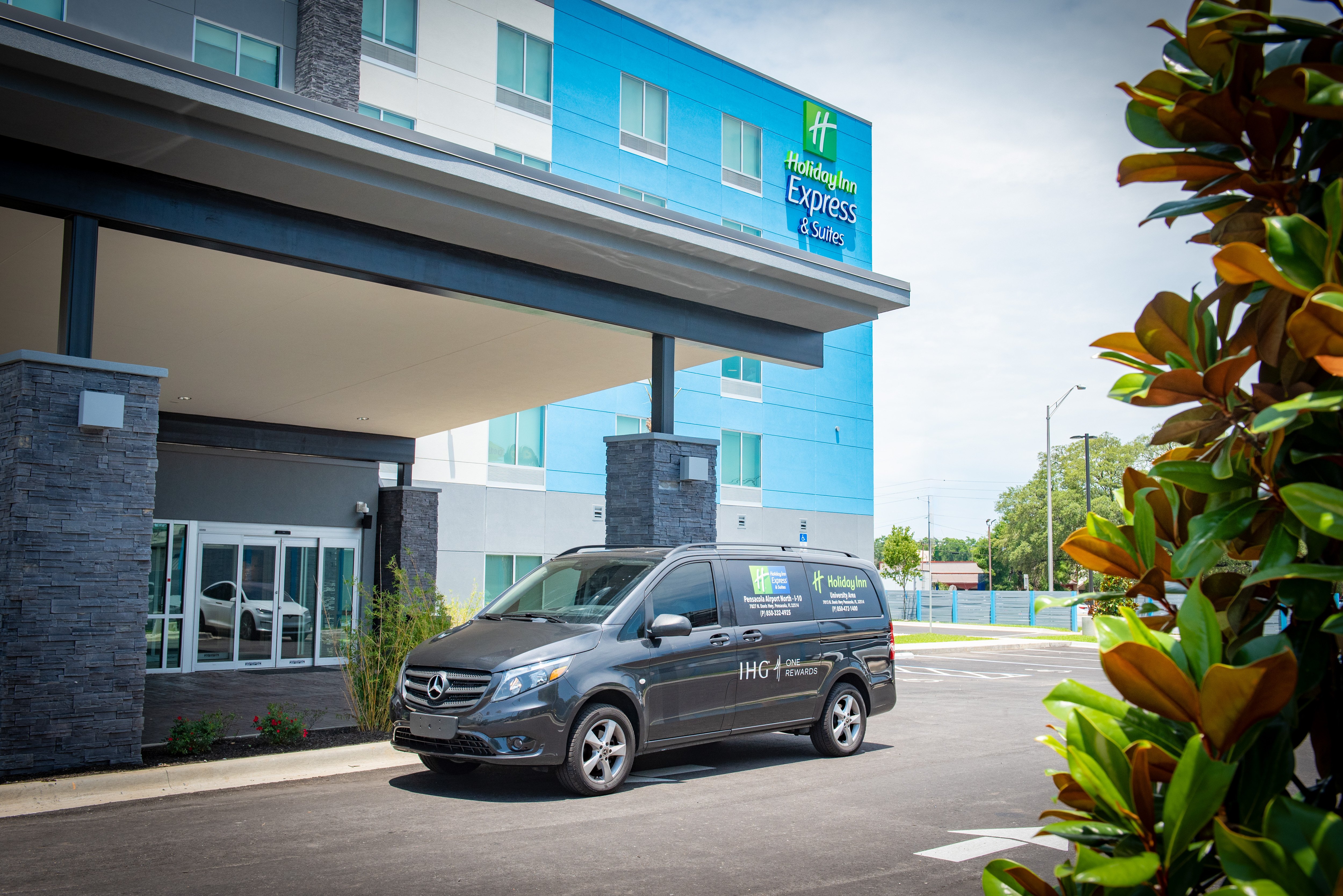 holiday inn express and suites pensacola airport north i 10