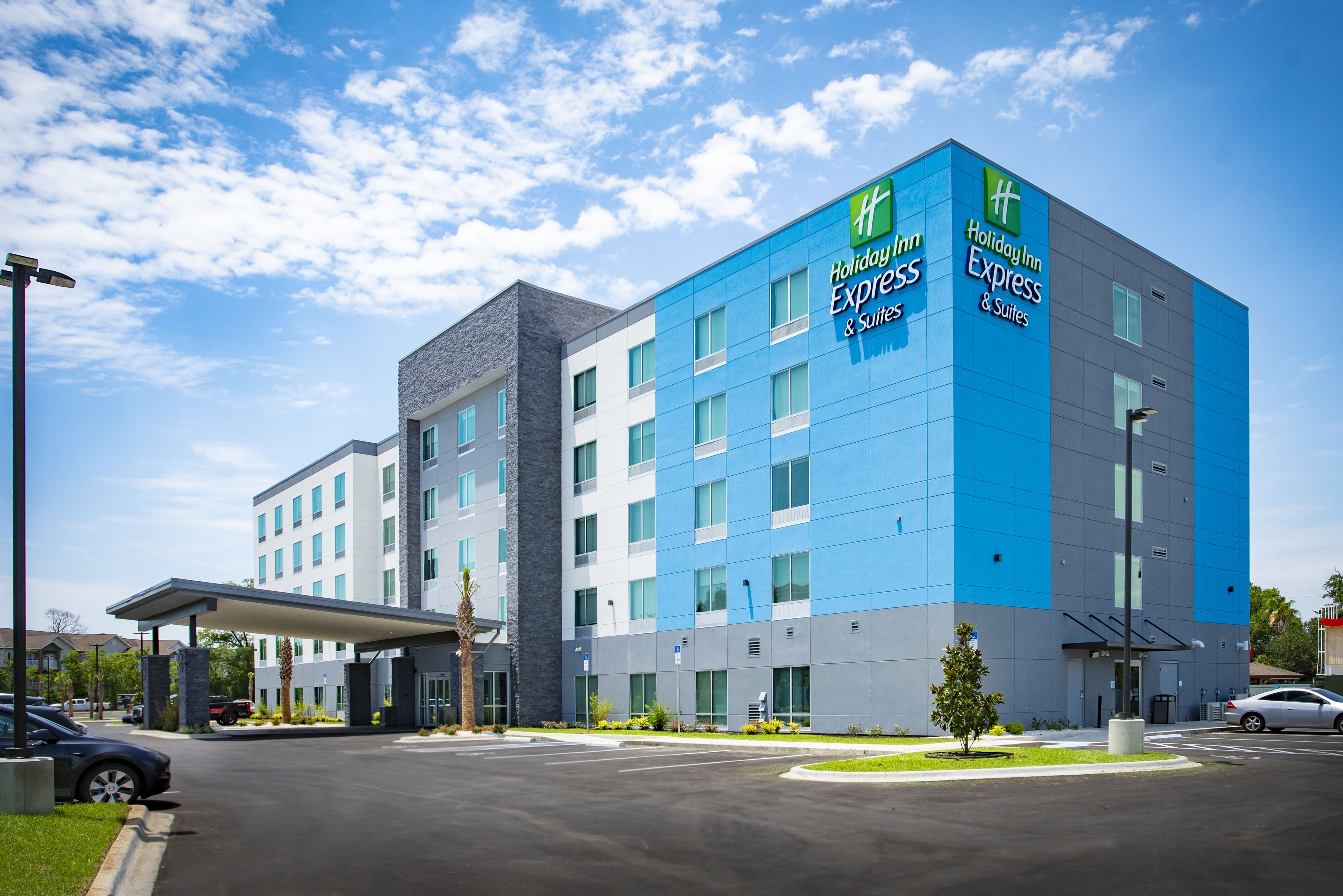 holiday inn express and suites pensacola airport north i 10