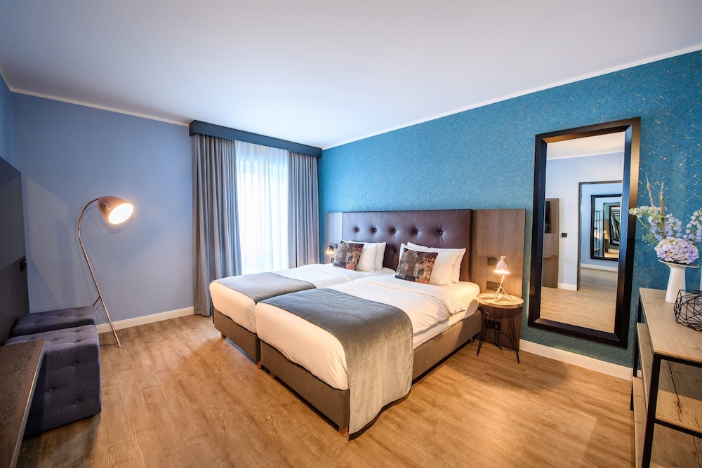 holiday inn luebeck by ihg