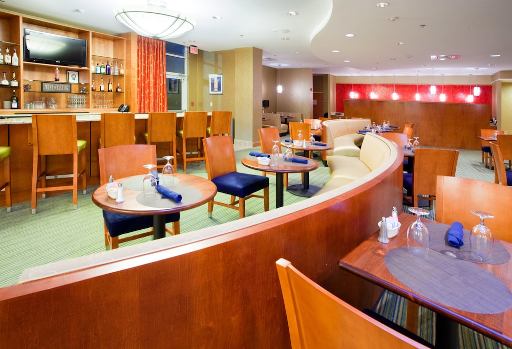 delta hotels by marriott colonial heights