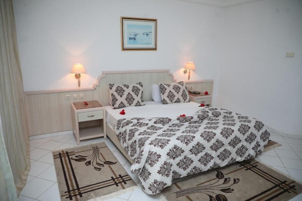 hotel royal jinene