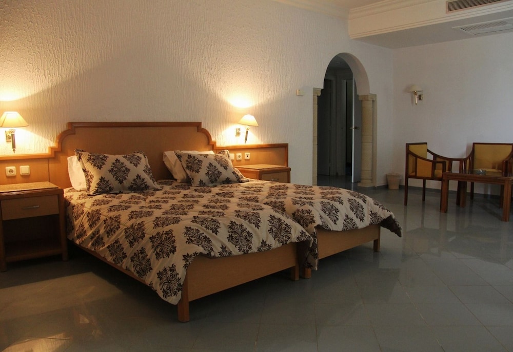 hotel royal jinene