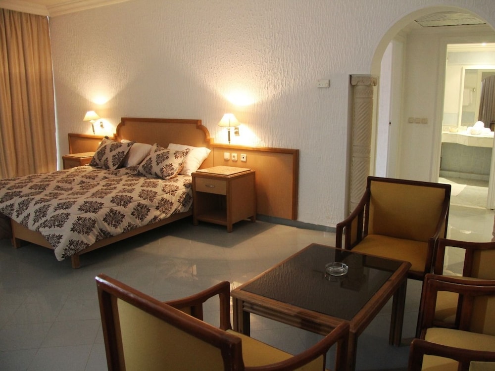 hotel royal jinene