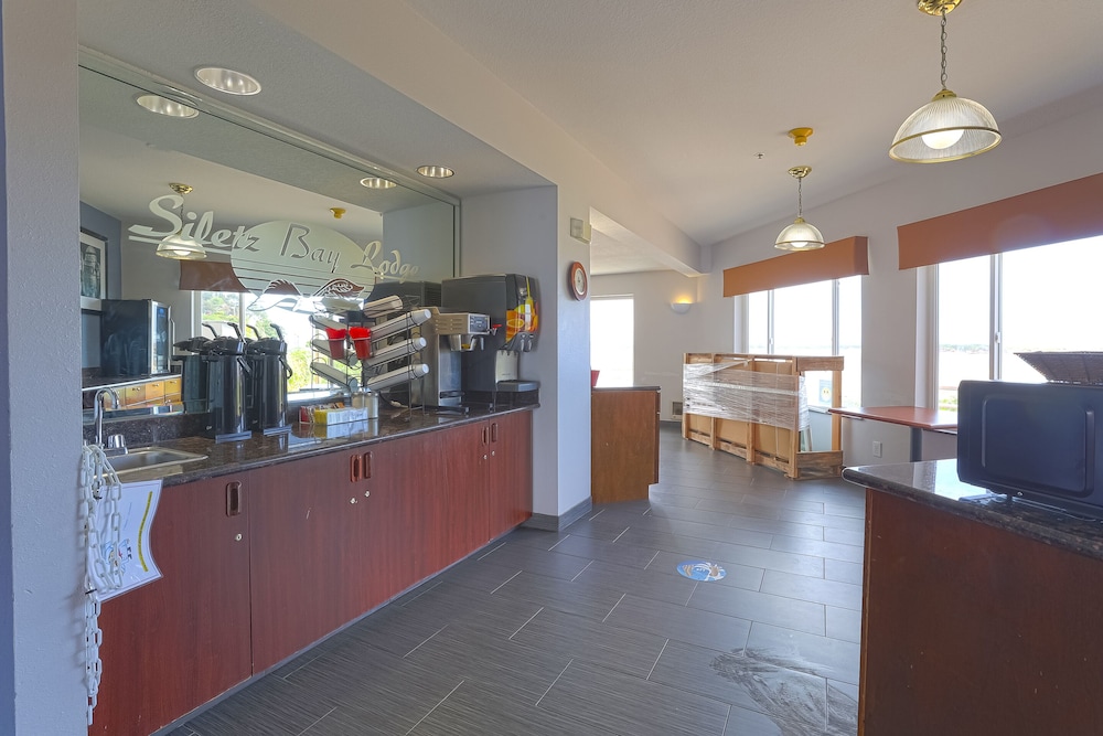 siletz bay beachfront hotel by oyo lincoln city
