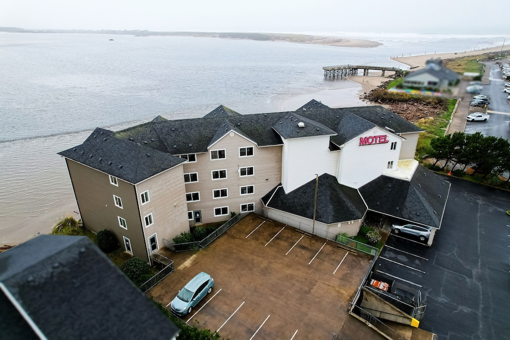 siletz bay beachfront hotel by oyo lincoln city