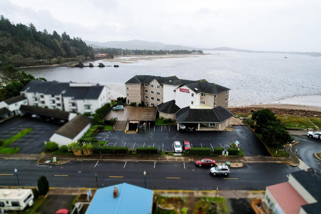 siletz bay beachfront hotel by oyo lincoln city