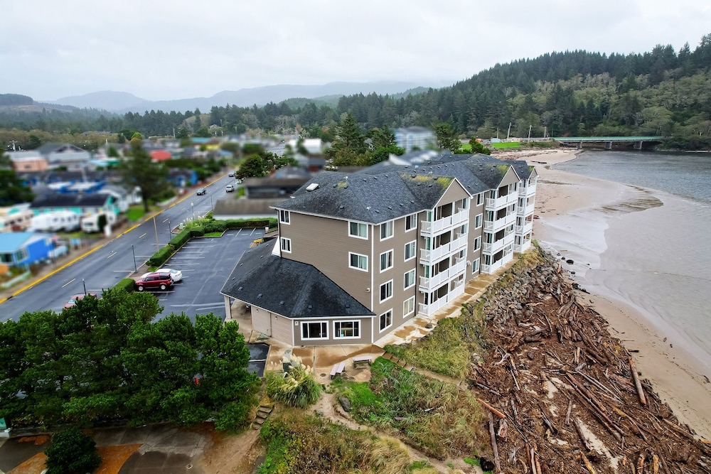 siletz bay beachfront hotel by oyo lincoln city