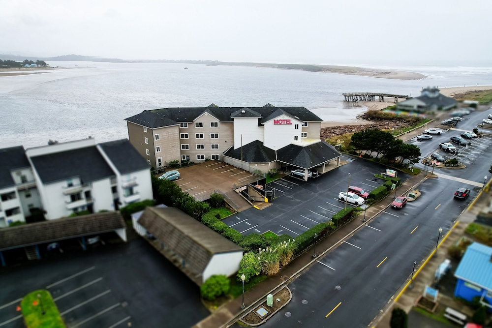 siletz bay beachfront hotel by oyo lincoln city