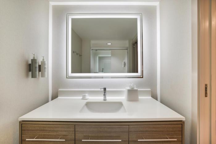home2 suites hilton aurora medical center