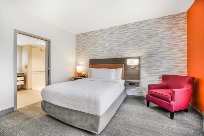 home2 suites hilton aurora medical center