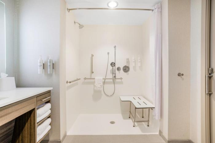home2 suites hilton aurora medical center
