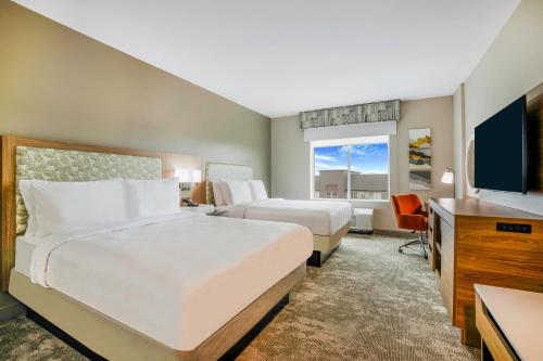 home2 suites hilton aurora medical center