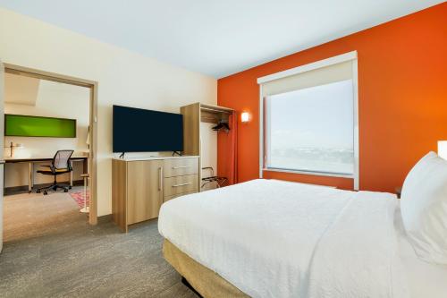 home2 suites hilton aurora medical center