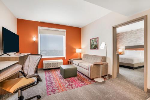 home2 suites hilton aurora medical center
