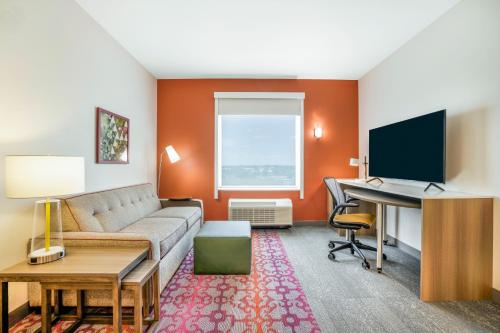 home2 suites hilton aurora medical center