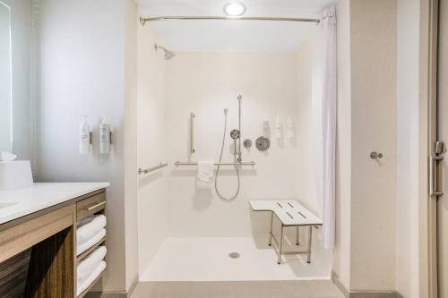 home2 suites hilton aurora medical center