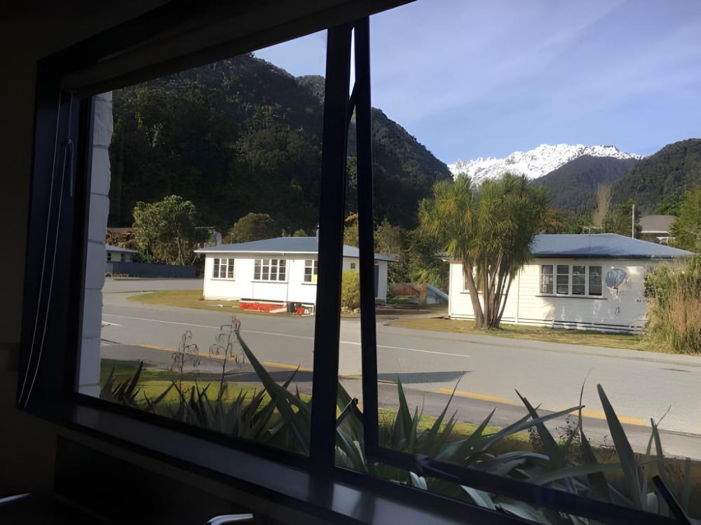 alpine glacier motel