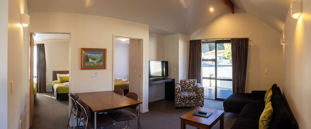 alpine glacier motel