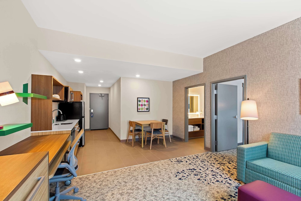 home2 suites by hilton hendersonville