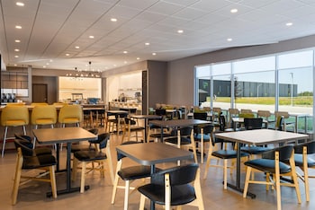 home2 suites by hilton kearney