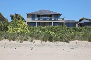 curio bay