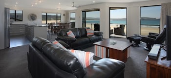 curio bay