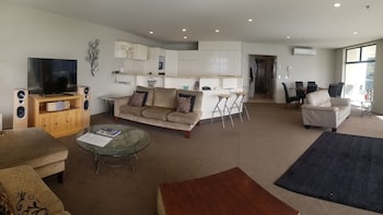 oceanside resort and twin towers