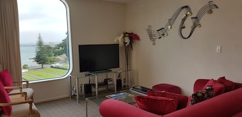 oceanside resort and twin towers