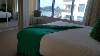 oceanside resort and twin towers