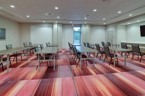 home2 suites by hilton sanford