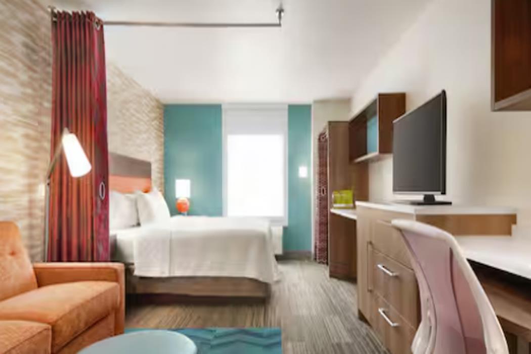 home2 suites by hilton sheboygan