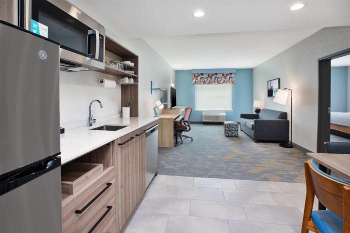 home2 suites by hilton traverse city