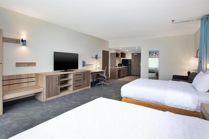 home2 suites by hilton traverse city