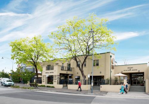 royal hotel springwood