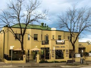 royal hotel springwood