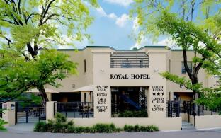 royal hotel springwood