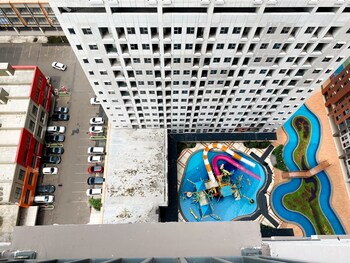 homey and well design studio transpark juanda bekasi timur apartment