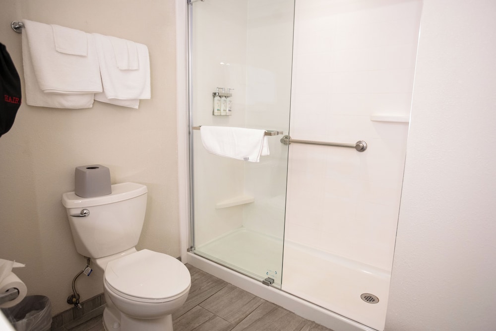holiday inn express pembroke by ihg