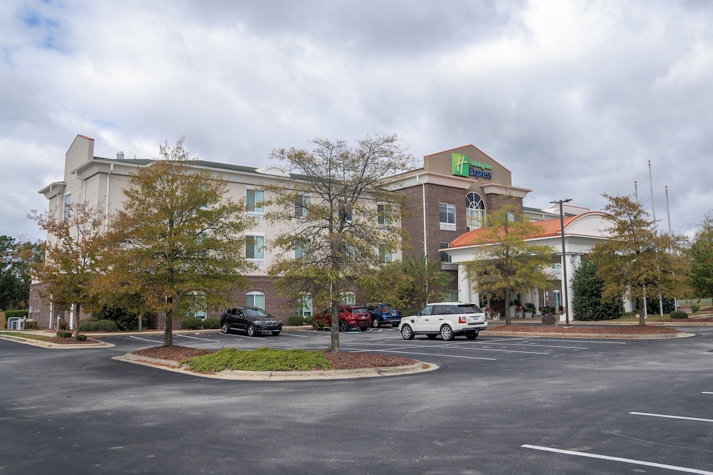 holiday inn express pembroke by ihg