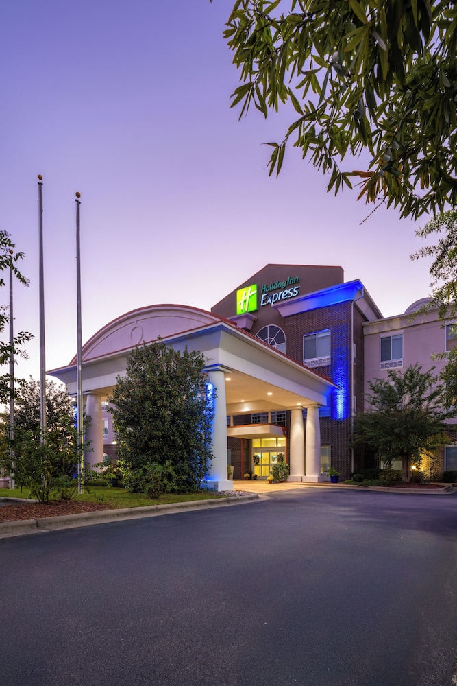 holiday inn express pembroke by ihg