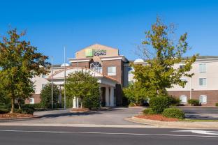 holiday inn express pembroke by ihg