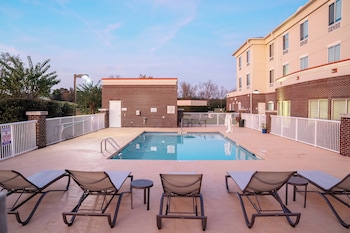 Holiday Inn Express Pembroke By Ihg,Pembroke>>Lumberton,3 star