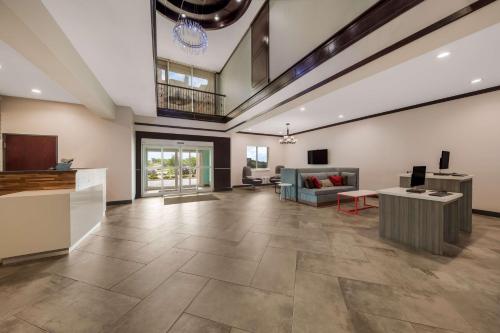 best western bowie inn and suites