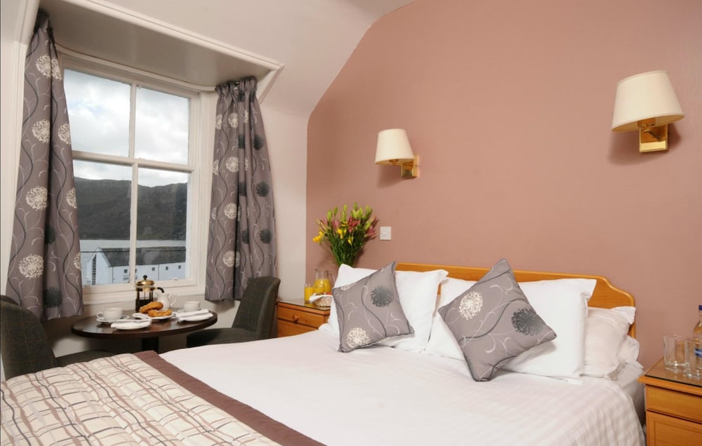 caledonian hotel