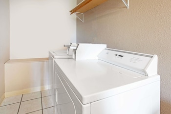Super 8 By Wyndham Atchison,Leavenworth>>Atchison,2 star